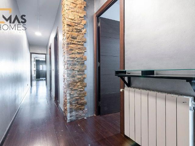 Piso en venta en calle De la Cerdanya, Sabadell, de 95 m² 3 habitaciones por 189.000