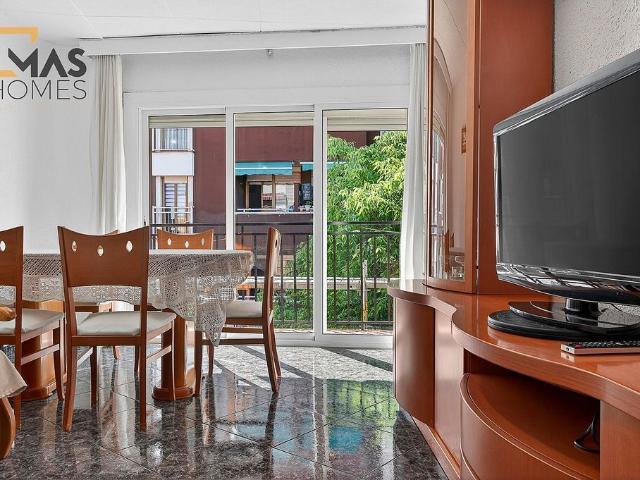 Piso en venta en calle De la Circumvallació, Santa Coloma de Gramanet, de 72 m² 3 habitaciones por 189.000