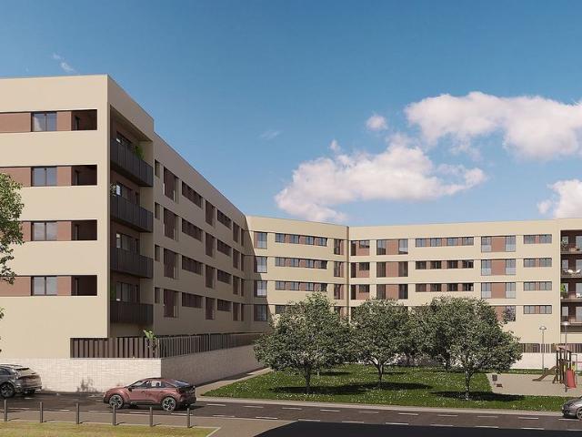 Piso en venta en calle De la Ciutat de Figueres, Girona, de 87 m² 3 habitaciones por 427.000