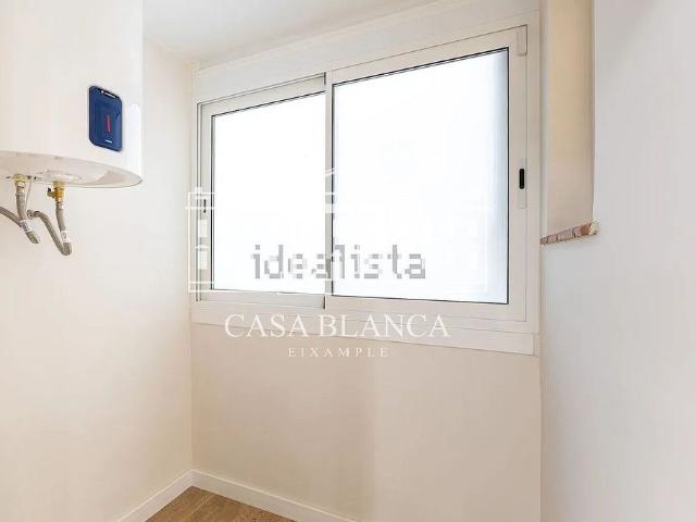Piso en venta en calle De la Conca de Tremp, Barcelona, de 75 m² 4 habitaciones por 246.500
