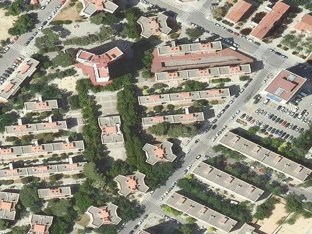 Piso en venta en calle De la Cova de L'àngel, Terrassa, de 136 m² 4 habitaciones por 78.000