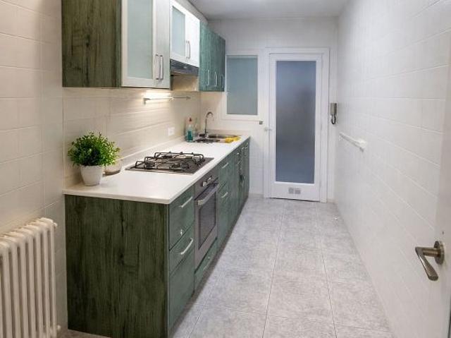 Piso en venta en calle De la Creu, Girona, de 113 m² 4 habitaciones por 315.000
