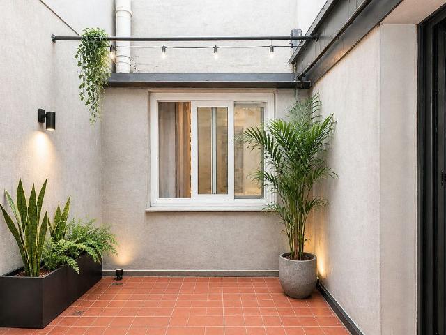 Piso en venta en calle De la Diputació, Barcelona, de 55 m² 2 habitaciones por 285.000