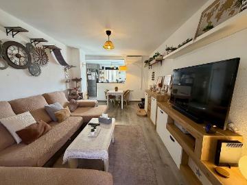 Piso en venta en calle De la Florida, Cornellà de Llobregat, de 90 m² 4 habitaciones por 349.900