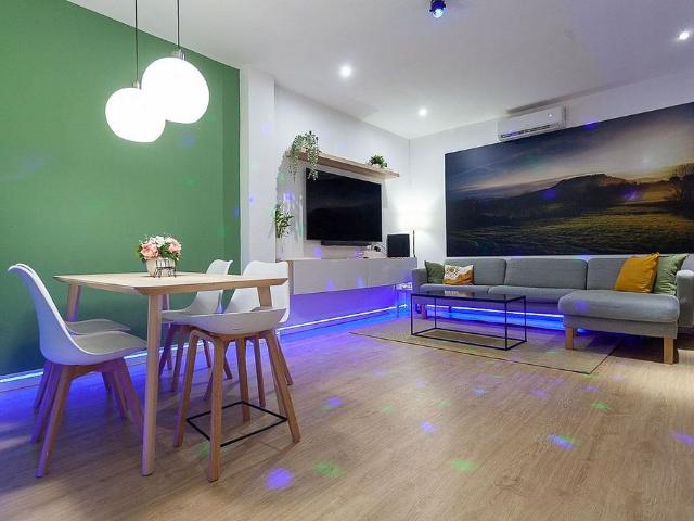 Piso en venta en calle De la Florida, Hospitalet de Llobregat, L´, de 100 m² 4 habitaciones por 155.000