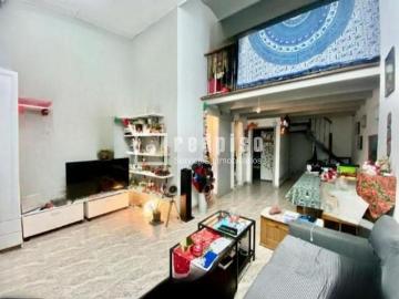 Piso en venta en calle De la Font Honrada, Barcelona, de 62 m² 2 habitaciones por 230.000