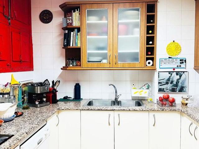 Piso en venta en calle De la Força, Girona, de 132 m² 4 habitaciones por 380.000