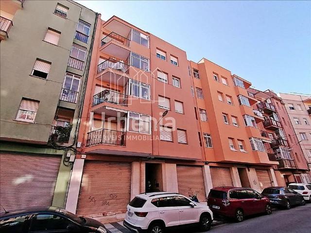 Piso en venta en calle De la Garrotxa, Mataró, de 62 m² 3 habitaciones por 135.000