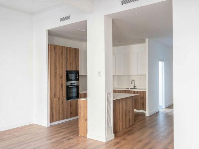 Piso en venta en calle De la Granada del Penedès, Barcelona, de 85 m² 3 habitaciones por 795.000