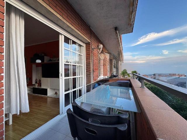 Piso en venta en calle De la Independència, Badalona, de 90 m² 4 habitaciones por 350.000