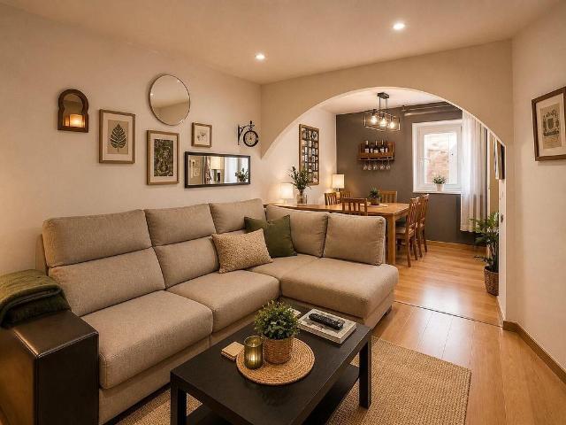 Piso en venta en calle De la Independència, Barcelona, de 78 m² 3 habitaciones por 359.000