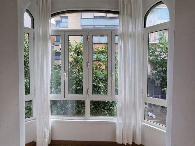 Piso en venta en calle De la Independència, Barcelona, de 70 m² 2 habitaciones por 390.000
