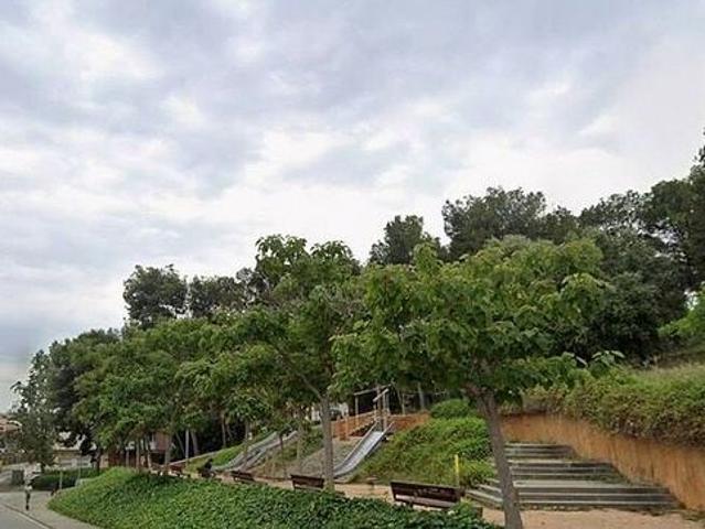 Piso en venta en calle De la Indústria, Sant Vicenç dels Horts, de 114 m² 4 habitaciones por 235.000