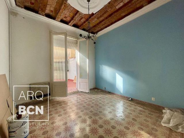 Piso en venta en calle De la Junta de Comerç, Barcelona, de 71 m² 2 habitaciones por 330.000