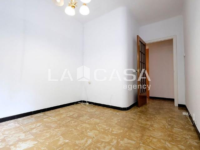 Piso en venta en calle De la Jota, Barcelona, de 50 m² 2 habitaciones por 229.000