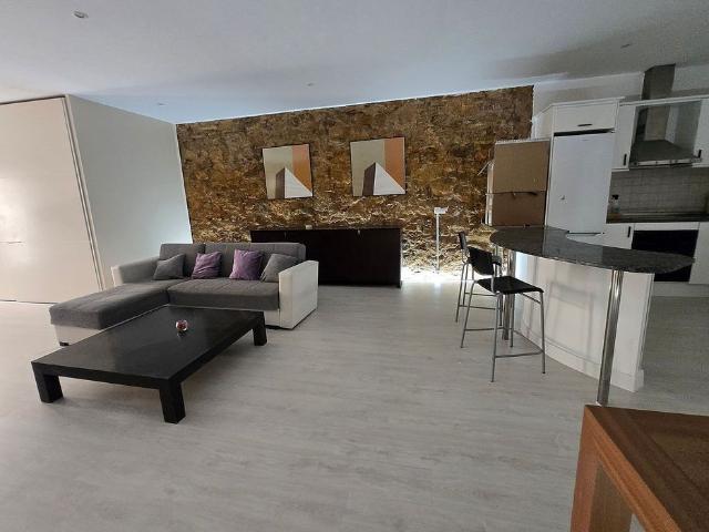 Piso en venta en calle De la Llibertat, Barcelona, de 83 m² 1 habitación por 520.000