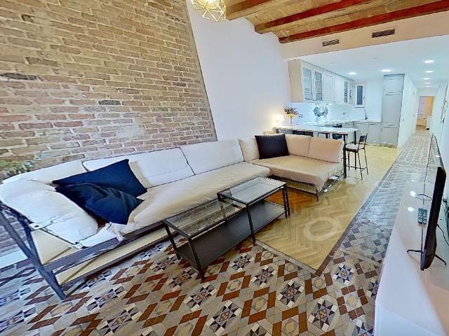 Piso en venta en calle De la Lluna, Barcelona, de 99 m² 3 habitaciones por 450.000