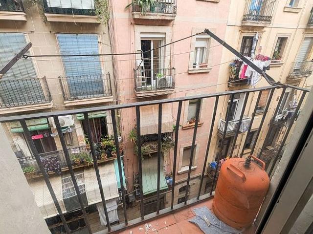 Piso en venta en calle De la Lluna, Barcelona, de 27 m² 1 habitación por 150.000
