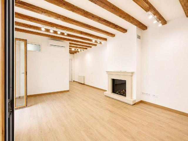 Piso en venta en calle De la Portaferrissa, Barcelona, de 144 m² 6 habitaciones por 760.000