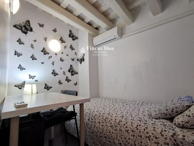 Piso en venta en calle De la Portaferrissa, Barcelona, de 100 m² 4 habitaciones por 445.000