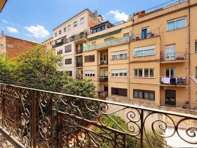 Piso en venta en calle De la Portaferrissa, Barcelona, de 135 m² 3 habitaciones por 648.000