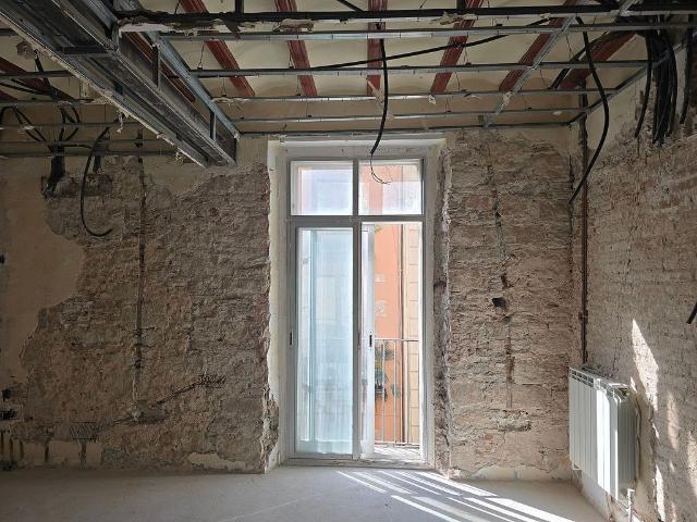 Piso en venta en calle De la Portaferrissa, Barcelona, de 203 m² 3 habitaciones por 719.000