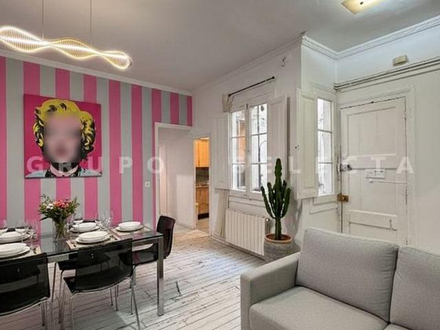 Piso en venta en calle De la Portaferrissa, Barcelona, de 72 m² 4 habitaciones por 310.000