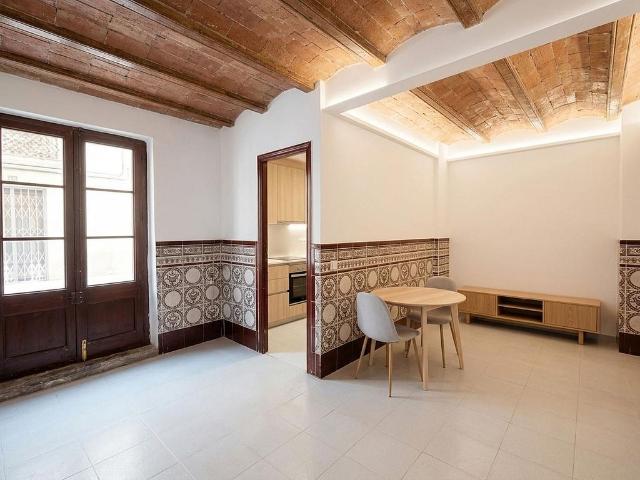 Piso en venta en calle De la Proclamació, Barcelona, de 34 m² 1 habitación por 170.000