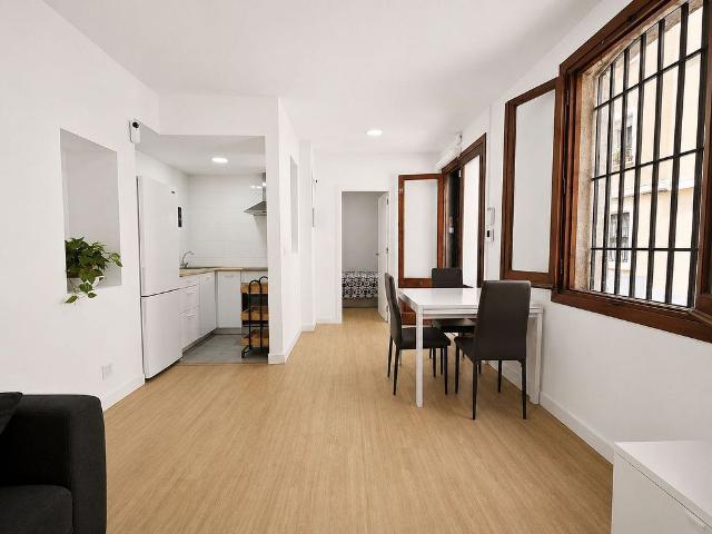 Piso en venta en calle De la Proclamació, Barcelona, de 35 m² 1 habitación por 200.000