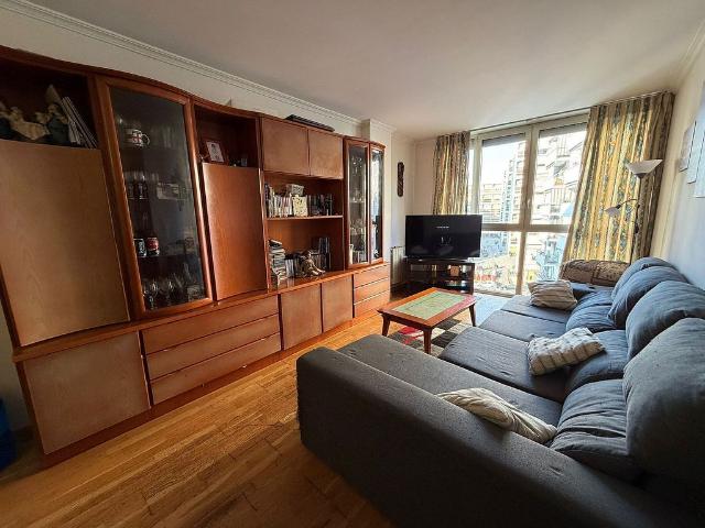 Piso en venta en calle Gran Via de Les Corts Catalanes, Barcelona, de 91 m² 4 habitaciones por 429.000