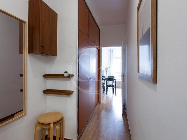 Piso en venta en calle De la Reina Amàlia, Barcelona, de 55 m² 3 habitaciones por 285.000