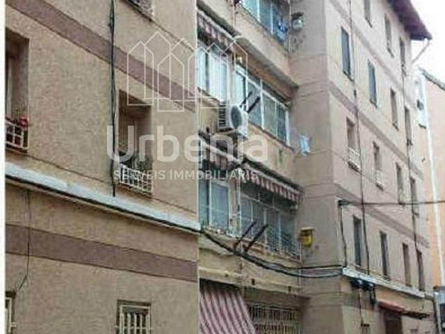 Piso en venta en calle De la República Dominicana, Mataró, de 56 m² 3 habitaciones por 74.000