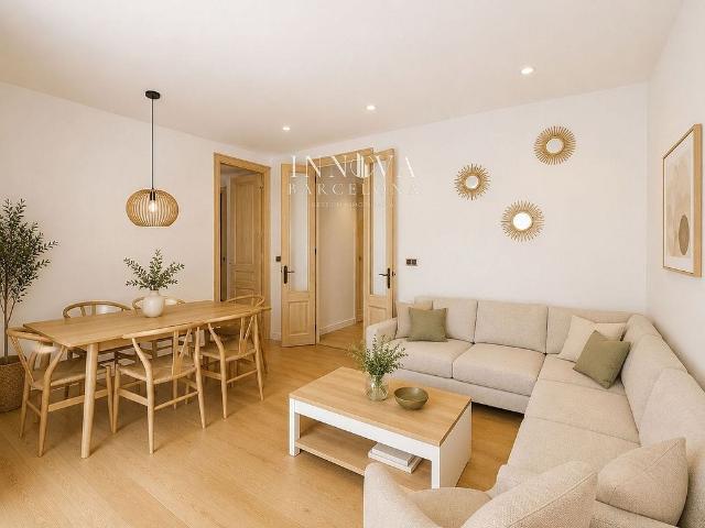 Piso en venta en calle De la Riera Alta, Barcelona, de 76 m² 5 habitaciones por 320.000