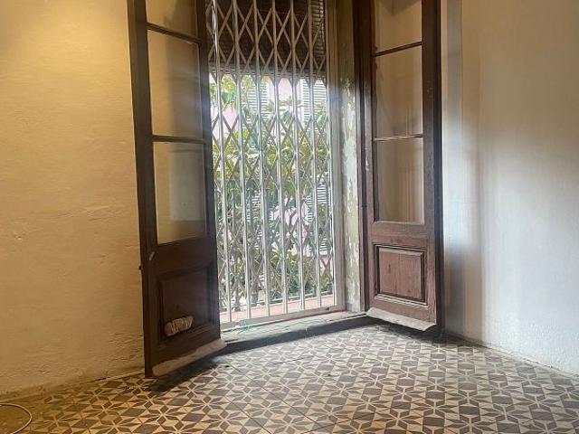 Piso en venta en calle De la Riera Alta, Barcelona, de 73 m² 3 habitaciones por 299.000