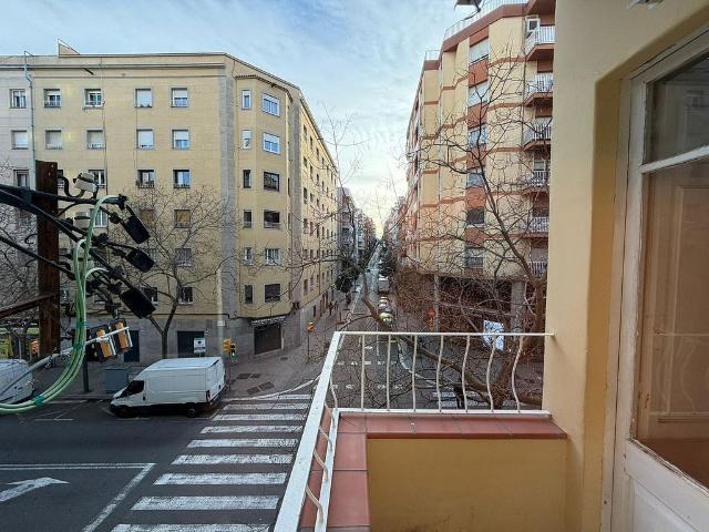 Piso en venta en calle De la Riera Blanca, Hospitalet de Llobregat, L´, de 63 m² 3 habitaciones por 239.000