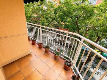 Piso en venta en calle De la Riera Blanca, Barcelona, de 74 m² 3 habitaciones por 359.000