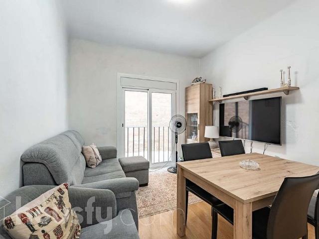 Piso en venta en calle De la Riera Blanca, Hospitalet de Llobregat, L´, de 46 m² 4 habitaciones por 179.900