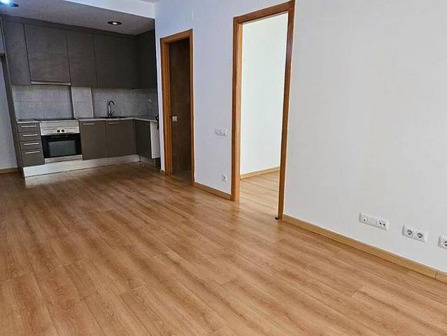 Piso en venta en calle De la Riereta, Barcelona, de 48 m² 1 habitación por 184.000