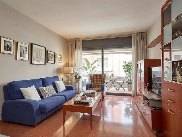 Piso en venta en calle De la Riereta, Barcelona, de 75 m² 3 habitaciones por 379.000