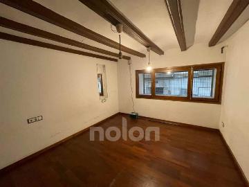 Piso en venta en calle De la Riereta, Barcelona, de 90 m² 4 habitaciones por 159.000