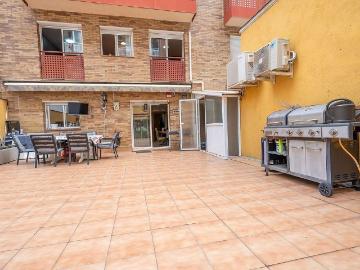 Piso en venta en calle De la Sardana, Badalona, de 130 m² 3 habitaciones por 475.000