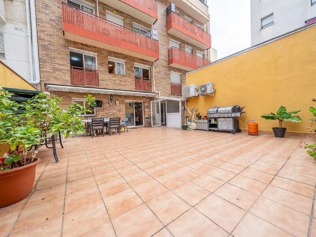Piso en venta en calle De la Sardana, Badalona, de 130 m² 3 habitaciones por 475.000