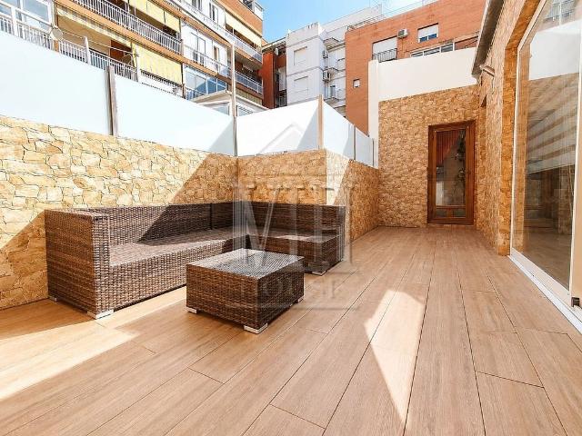 Piso en venta en calle De la Sardana, Badalona, de 143 m² 3 habitaciones por 339.000
