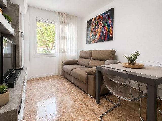 Piso en venta en calle De la Selva de Mar, Barcelona, de 49 m² 3 habitaciones por 275.000