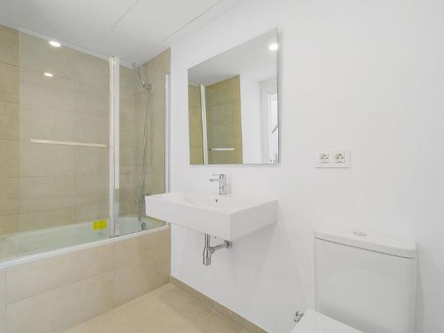 Piso en venta en calle De la Torre del Vallès, Vilanova i La Geltrú, de 11 m² 4 habitaciones por 617.900