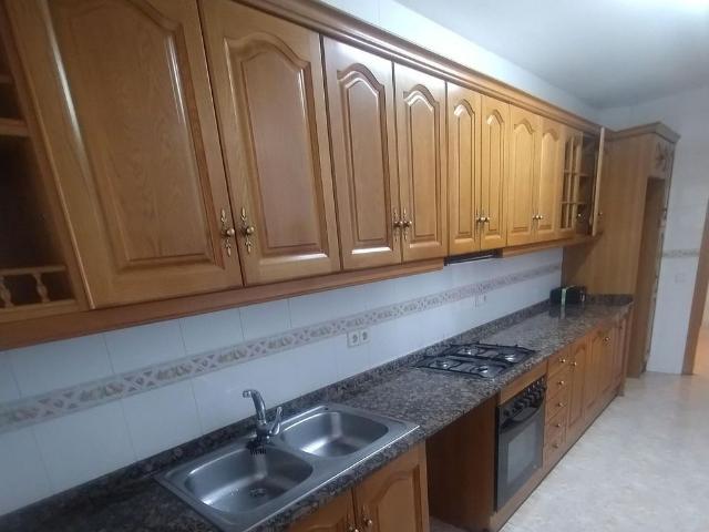 Piso en venta en calle De la Torre Figueres, Sant Boi de Llobregat, de 90 m² 4 habitaciones por 320.000