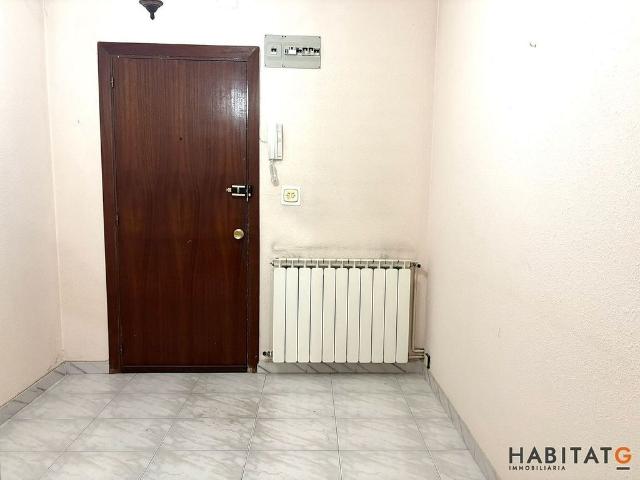 Piso en venta en calle De la Vall, Bellpuig, de 110 m² 4 habitaciones por 100.000