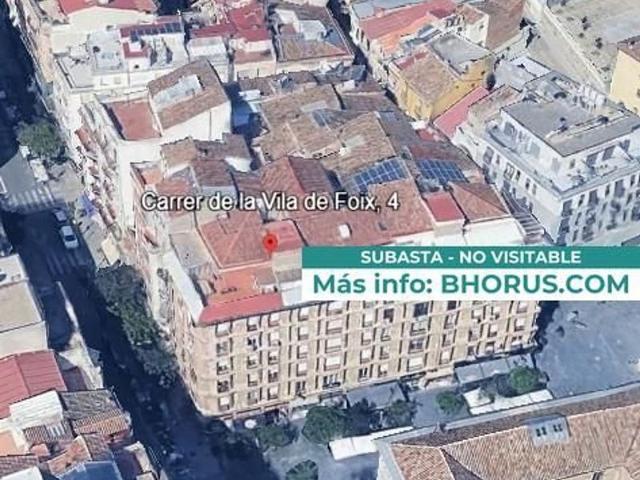 Piso en venta en calle De la Vila de Foix, Lleida, de 137 m² 5 habitaciones por 126.600