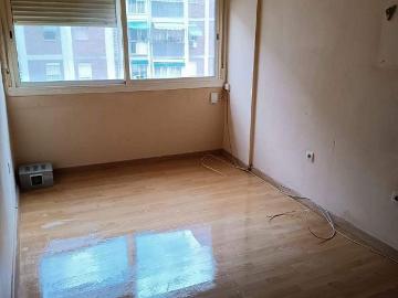 Piso en venta en calle De L'acàcia, Cornellà de Llobregat, de 53 m² 2 habitaciones por 115.000