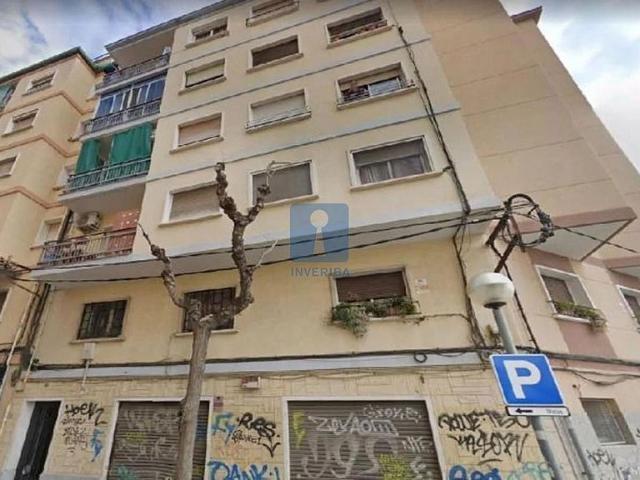 Piso en venta en calle De L'abedul, Hospitalet de Llobregat, L´, de 60 m² 3 habitaciones por 100.000